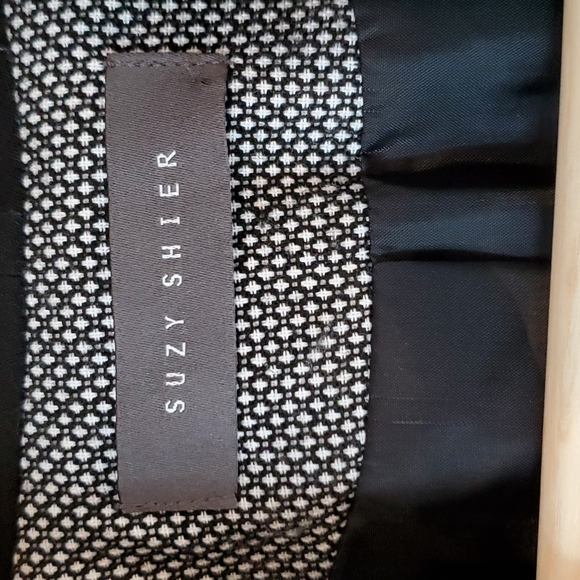 Blazer - Picture 3 of 6